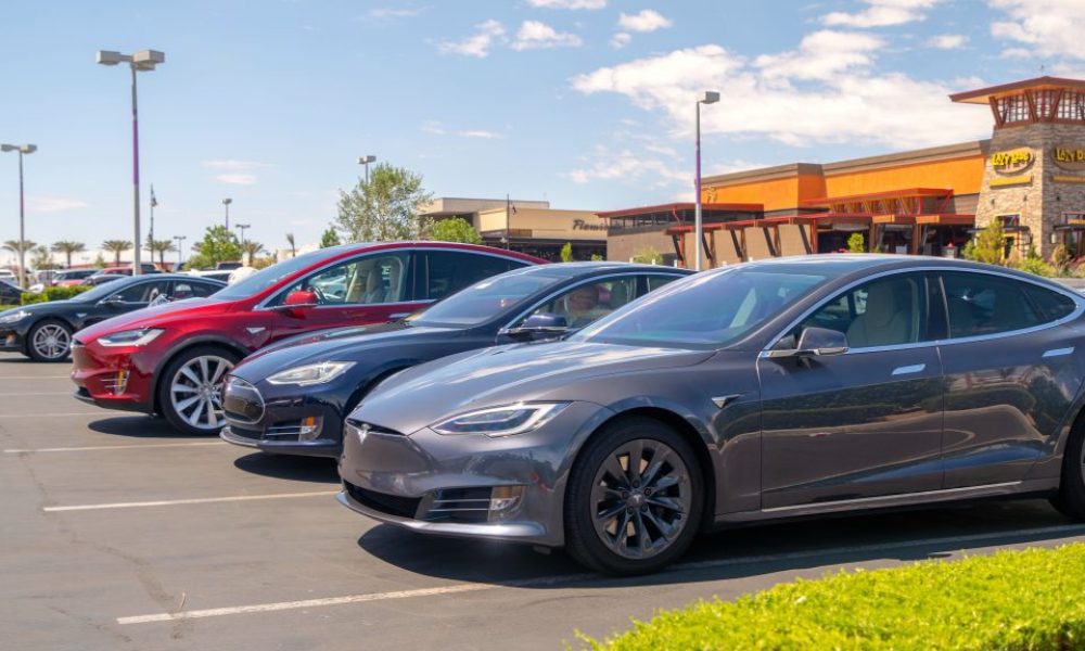 TESLA OWNERS TEAM UP FOR AN EPIC LAS VEGAS ROAD TRIP